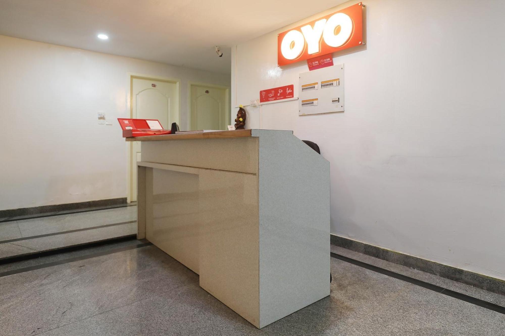 Oyo Flagship Hotel Archana Comforts Bangalore Exteriör bild