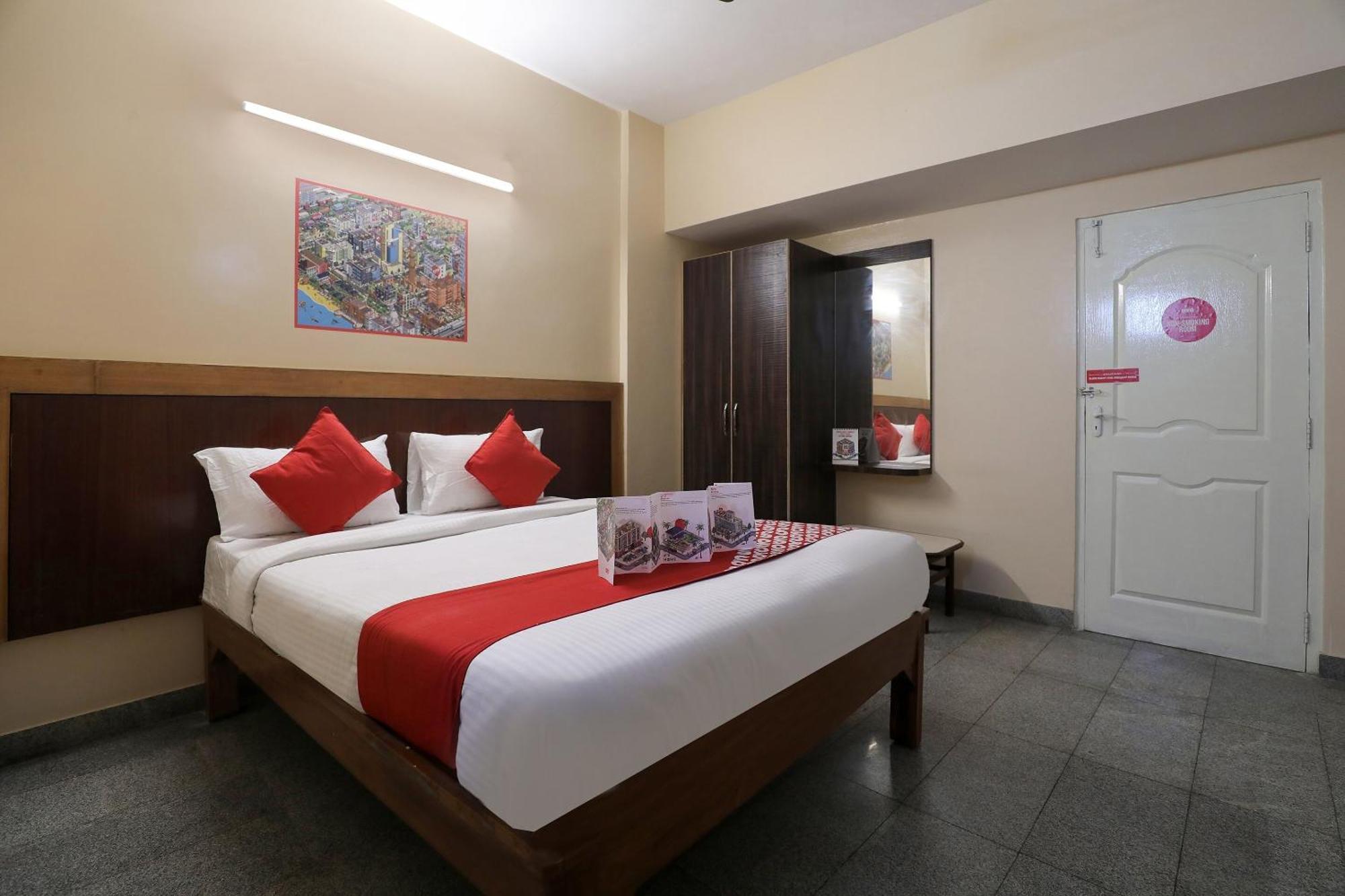 Oyo Flagship Hotel Archana Comforts Bangalore Exteriör bild
